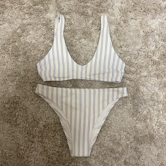 Women’s Bikini Sets - 2 Suits - Picture 6 of 9